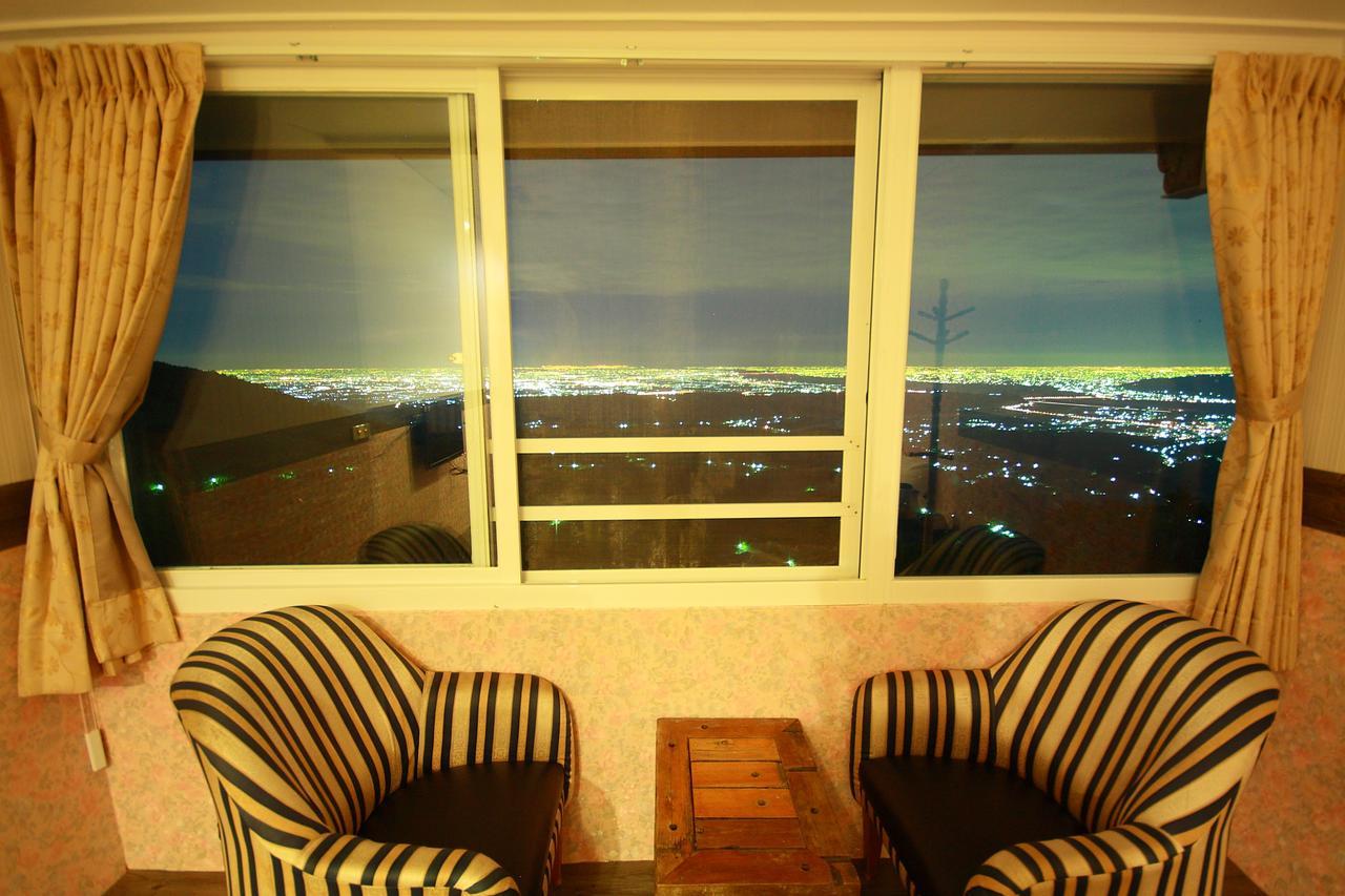 Sky Lounge B&B Zhushan Exterior photo